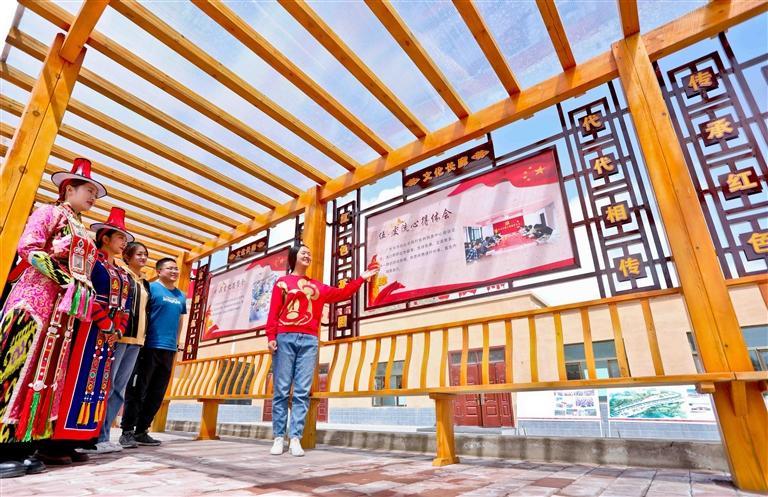 探尋“如意甘肅”喜看隴原新貌 蘭州日?qǐng)?bào)社聯(lián)合省內(nèi)各市州黨報(bào)大型聯(lián)合直播特別節(jié)目觀(guān)看量再破1000萬(wàn)+